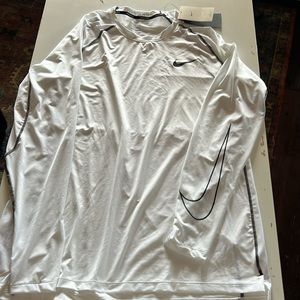 Nike Pro Drifit top